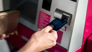Житель Мурома украл с карты бывшей подруги более 600 000 рублей