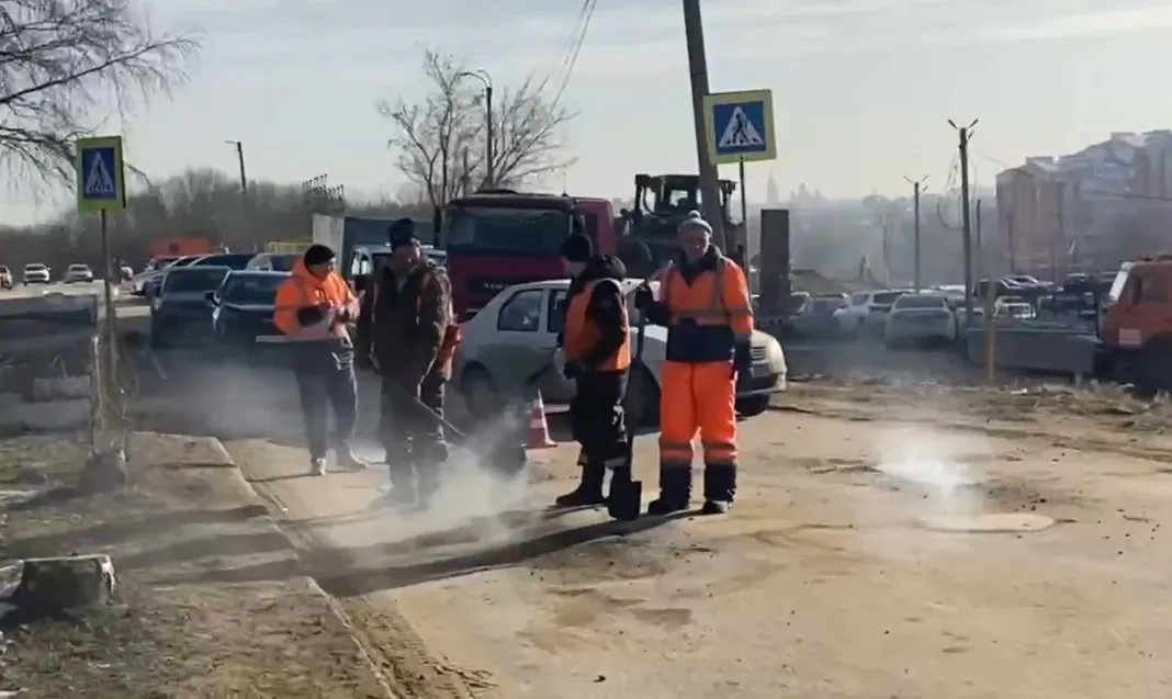 Во Владимире дорожные службы проводят ремонт на нескольких улицах