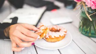 Учёные сделали интересное открытие: как связаны любовь к сладкому и характер человека – вот почему сладкоежки такие