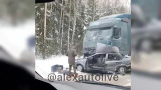 Смертельная авария под Александровом: фура протаранила легковой автомобиль
