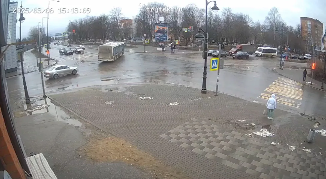 Следователи выясняют обстоятельства падения женщины из автобуса в Муроме