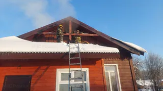 В Киржачском районе потушили крупный пожар в двухквартирном доме
