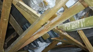 В пятиэтажке в квартале Дубки города Струнино произошёл обвал части крыши