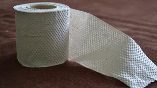 Выкидывайте соду без жалости: есть 2 средства для очистки выгребной ямы без откачки — естественный процесс разложения