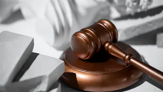 37-летний владимирец угрожал своей матери осколком, требуя деньги