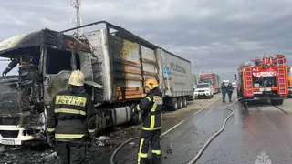 Во Владимире рядом с гипермаркетом "Глобус" загорелся грузовик