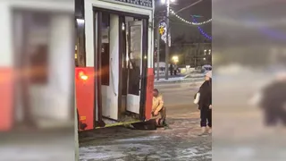 Мужчина попал под колеса автобуса в центре Владимира