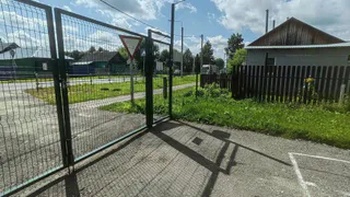 У сельской школы Владимирской области не устанавливали ограждение