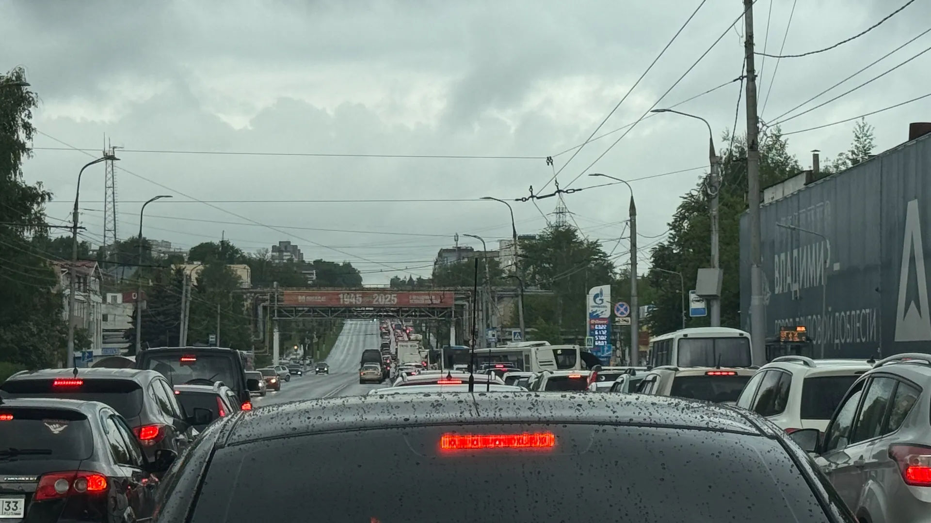 В ГАИ поставили точку в вопросе: до какого возраста можно водить машину - пенсионерам разъяснили действующие ограничения