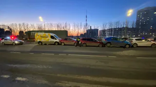 На Пекинке произошло массовое ДТП с шестью автомобилями
