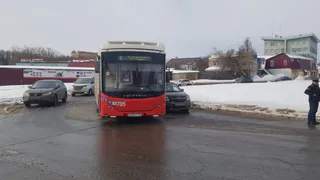 Во Владимире рейсовый автобус врезался в легковушку