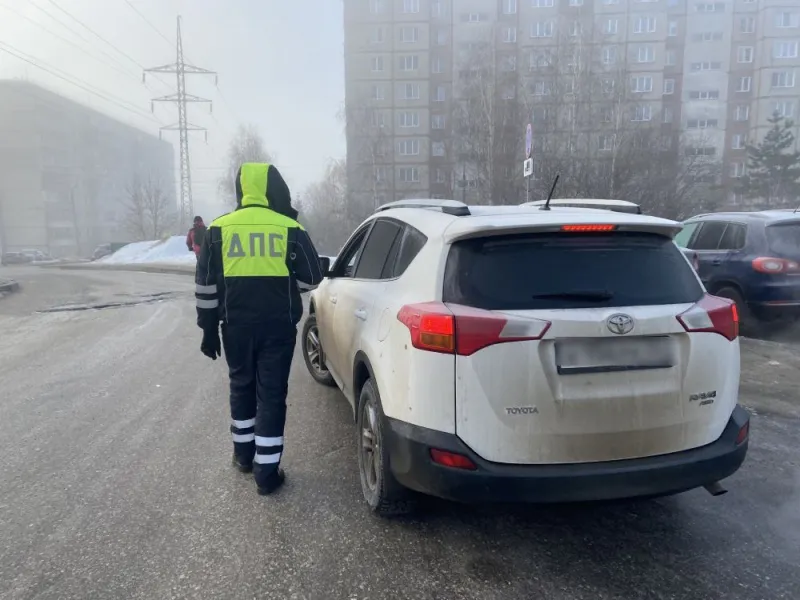 Во Владимире сотрудники полиции проверяют автомобили с затонированными стеклами