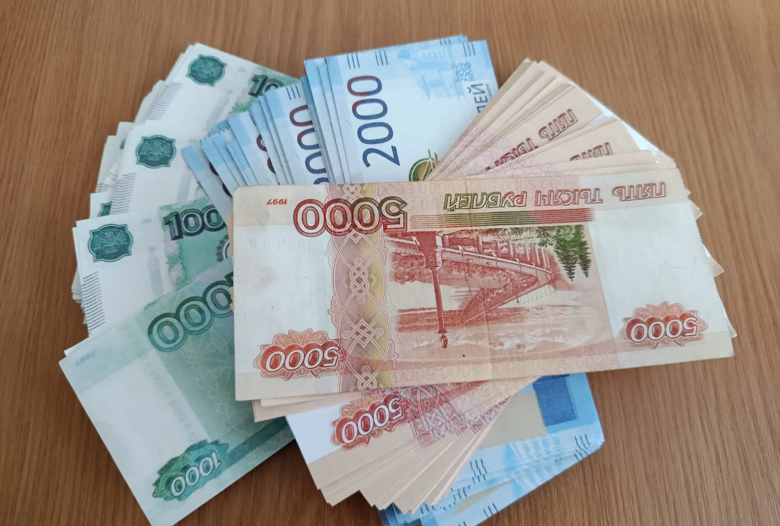 Всего одна простая фраза, а денег - целые карманы: вот что надо говорить перед выходом из дома для богатства
