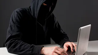 Сообщник кибермошенников отправлен в колонию на 2 года