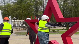 Праздничные арт-объекты ко Дню Победы устанавливают во Владимире