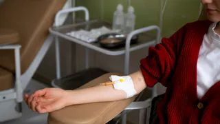 Роспотребнадзоро поделился историями специалистов - доноров крови