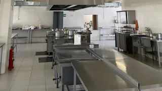 В пищеблоке Селивановской ЦРБ неправильно хранили продукты, потолки осыпались