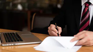 Владелица торговых точек области осуждена за незаконную продажу сигарет