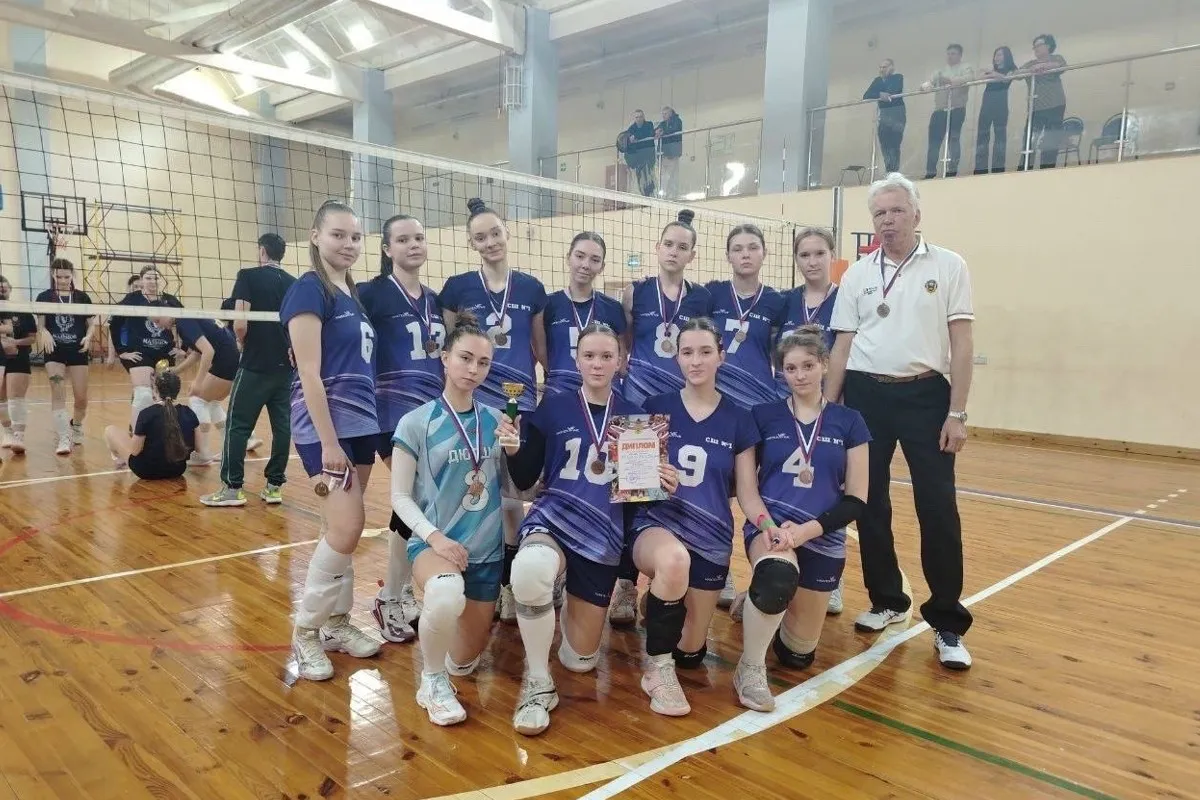Команды из Владимира взяли «бронзу» первенства области по волейболу в Гусь-Хрустальном