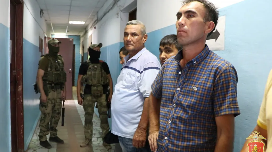 Два жителя области фиктивно прописывали у себя мигрантов