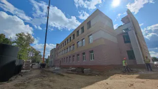 В области продолжают строить и реконструировать школы, садики, колледжи