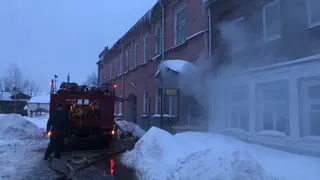 На улице Георгиевской во Владимире загорелся магазин
