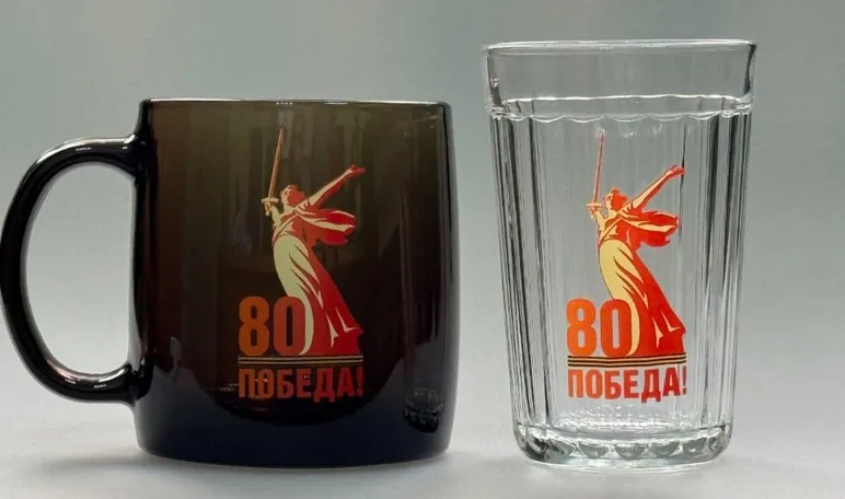 Стекольный завод в Гусь-Хрустальном создал к 80-летию Победы памятную коллекцию