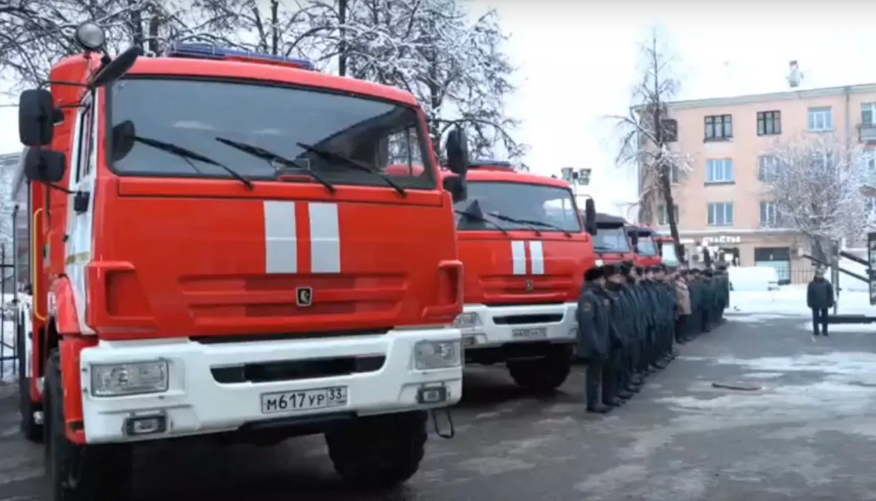 Во Владимирской области сотрудникам службы спасателей вручили ключи от 17 новых автомобилей