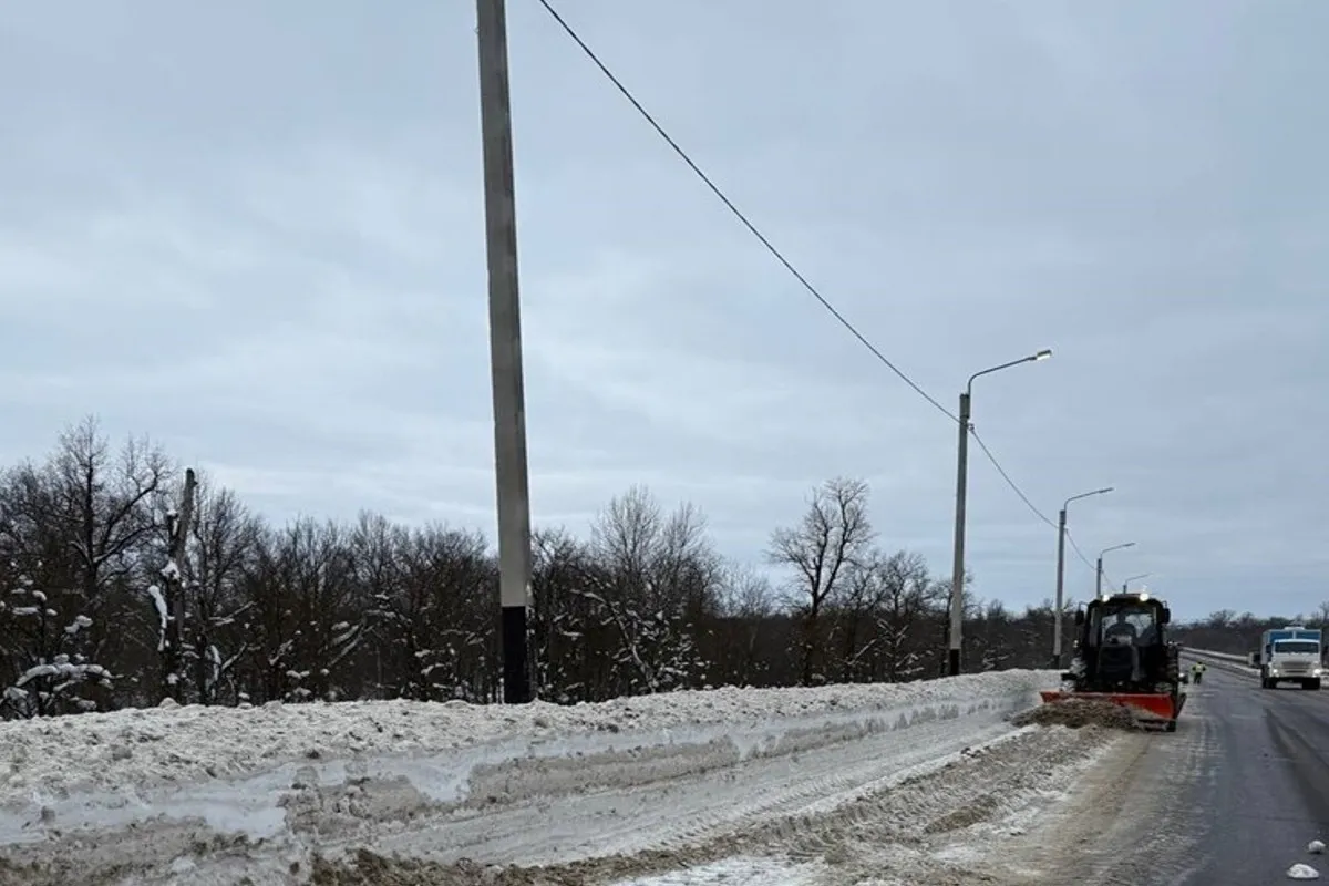 12,3 тысячи тонн пескосоляной смеси ушло на обработку трасс Владимирской области за неделю