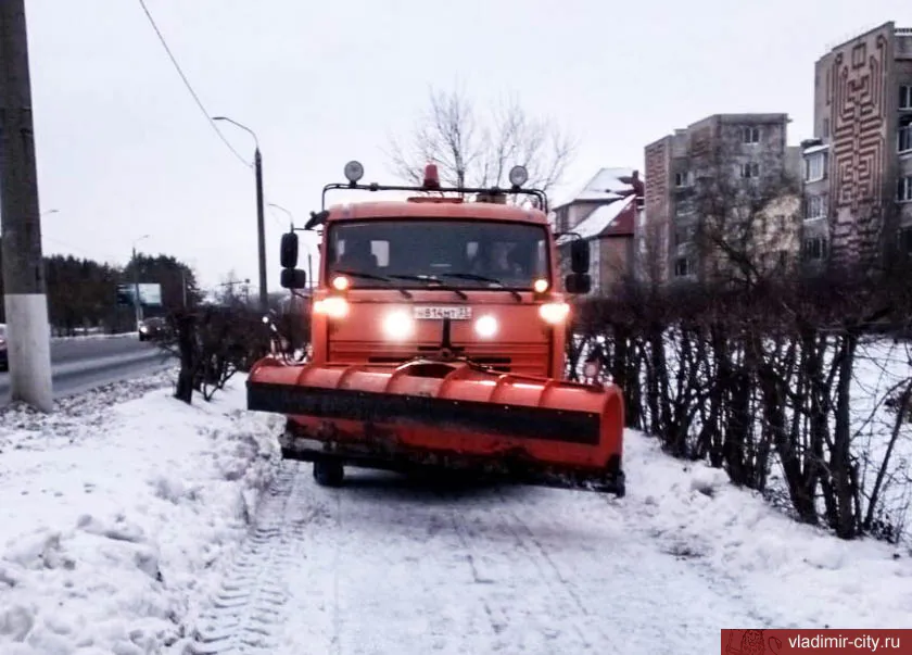 Владимирцев просят убрать свои автомобили с улиц города