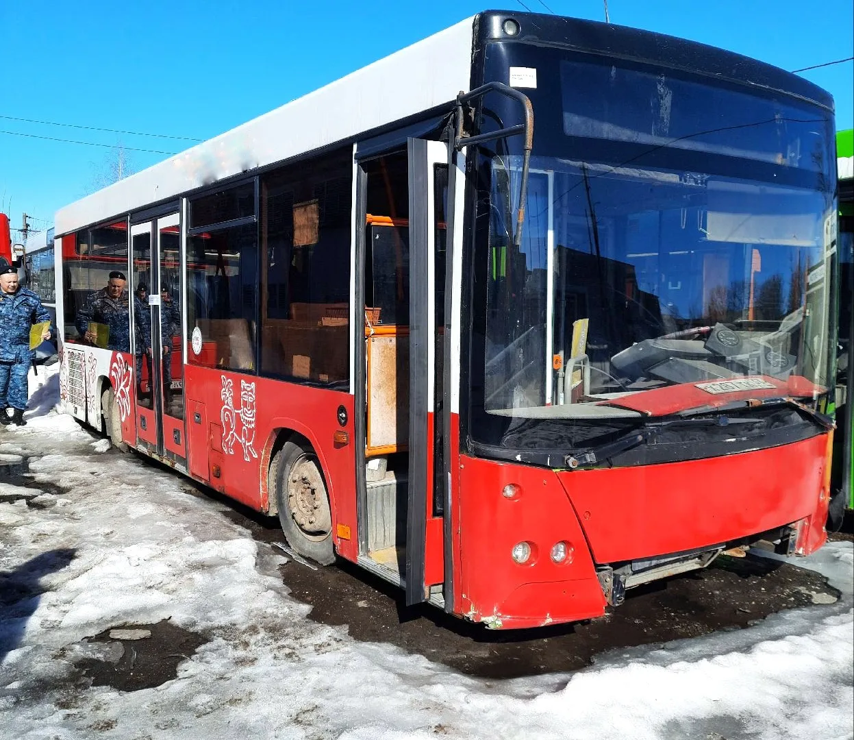 Владимирские приставы арестовали автобусы ушедшей в феврале с рынка пассажирских перевозок компании "ОКТО"