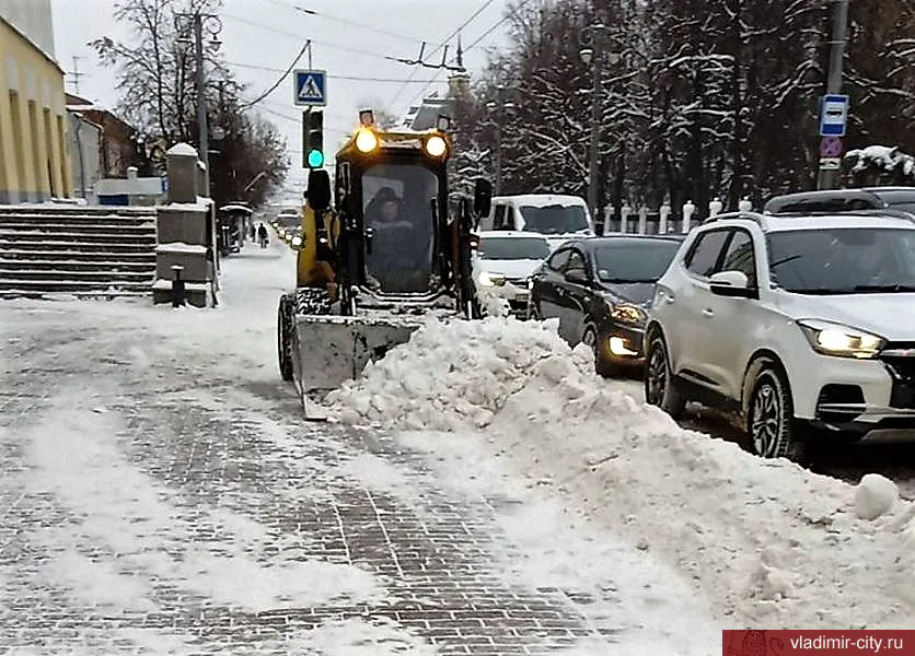 Жителей Владимира просят убрать свои автомобили в центре города