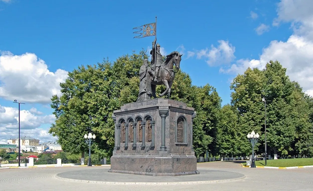 Памятник князю Владимиру наконец-то дождался ремонта