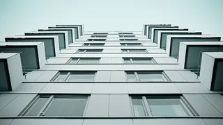 Указ подписан — вас проверят: с 1 декабря штраф 15000 рублей в день для собственников квартир с балконом