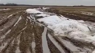 Единственная дорога в деревню Нефедовка непроходима для транспорта