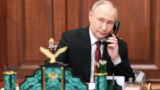 Михаил Хазин: "Путин собирается раскрыть секрет, который скрывался десятилетиями"