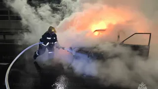 В Меленках тушили «заброшку»,  в Собинском районе - автомобиль