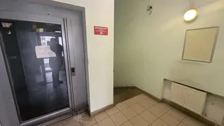 В торгово-офисном центре Владимира женщина упала в открытую шахту лифта