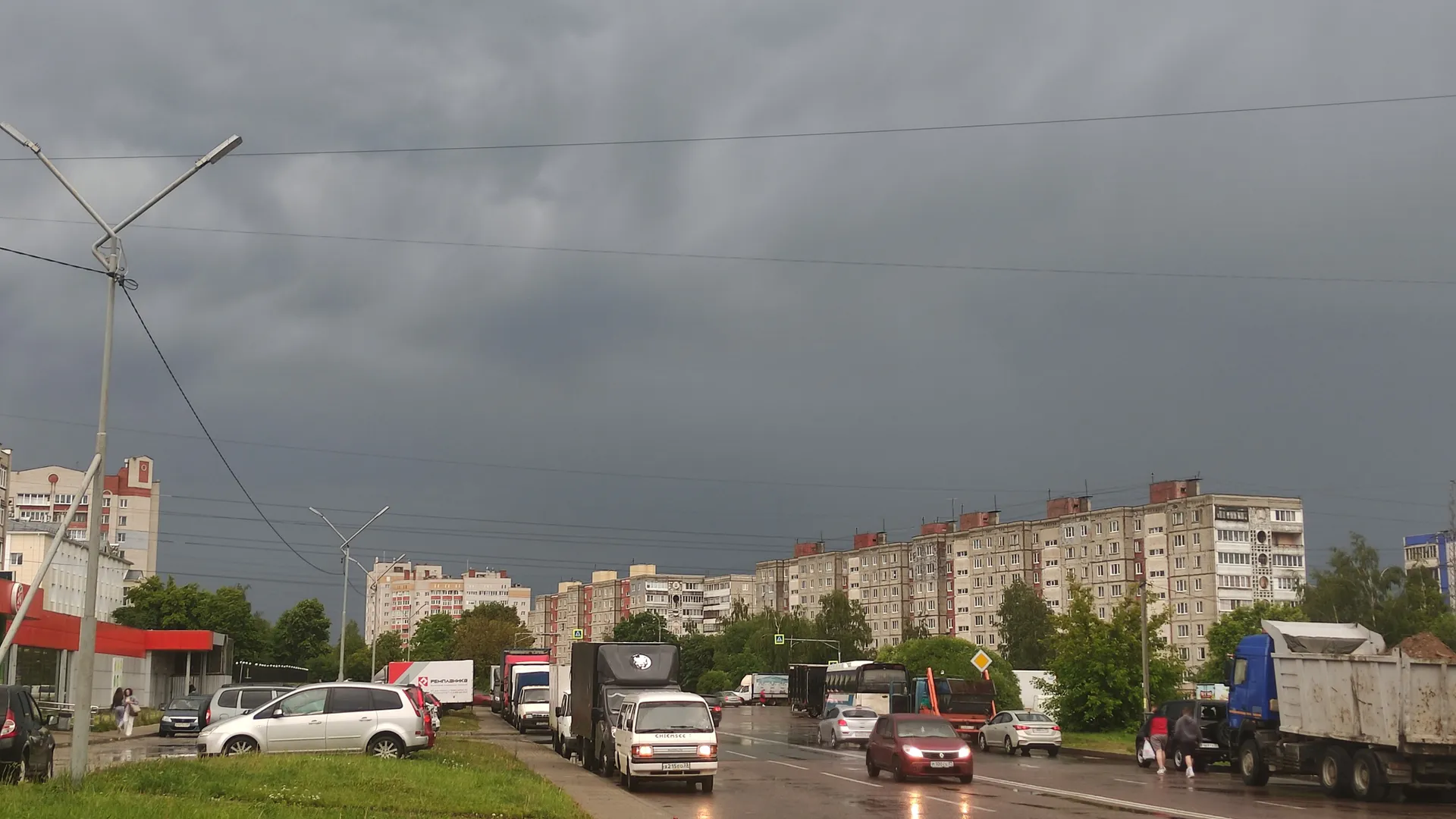 Синоптики: "Июль встретит нас жарой и сильными дождями"