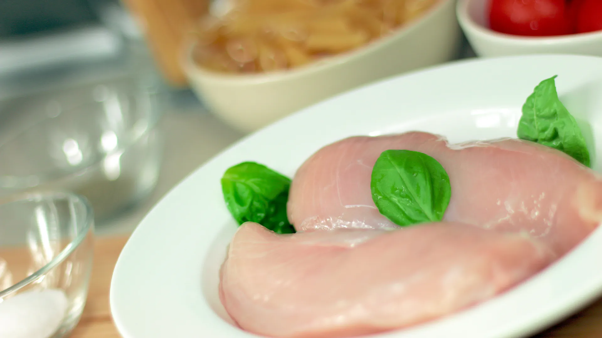 100% химия вместо мяса: Роскачество назвало худшие бренды филе цыпленка