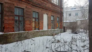 Опасное заброшенное здание в Муроме закрыли по требованию прокуратуры