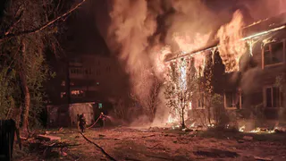 В Коврове пожарные потушили пожар в нежилом бараке