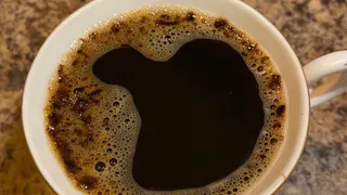 Больше не пью кофе без соли: как белое золото меняет вкус напитка
