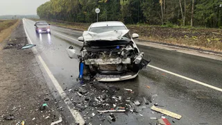 В Суздале 19-летний водитель въехал на встречке в легковушку, пострадала женщина